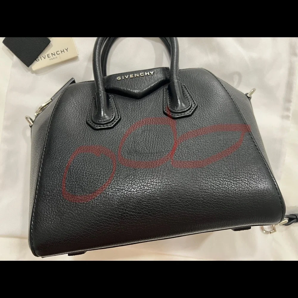 Givenchy Mini Antigona in Black Grained Leather - Picture 13 of 16